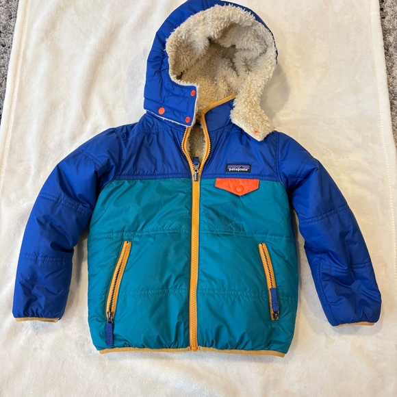 Patagonia Blue and Teal Reversible Tribbles Hooded Coat Sherpa 4T Boys - Picture 1 of 9